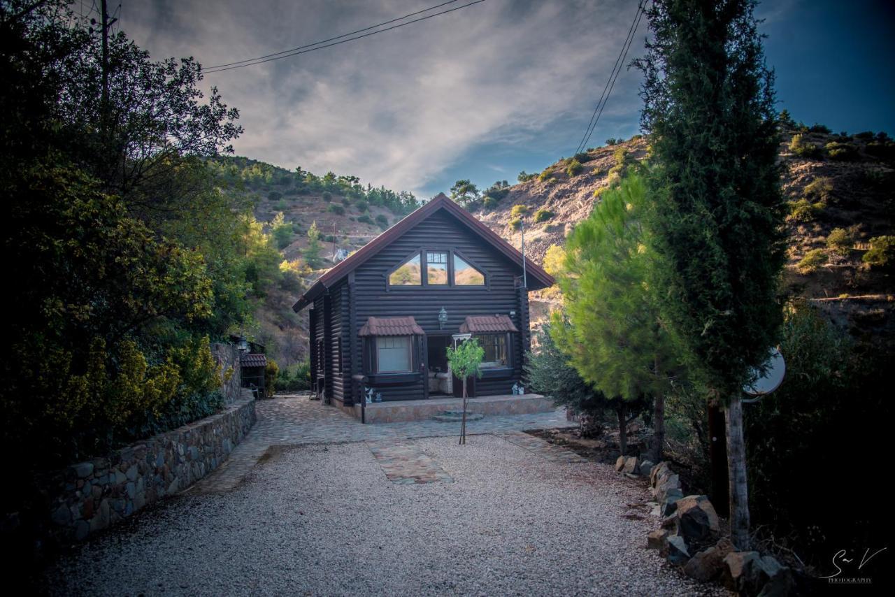 *2 Bdr Log House /Mountains/Queen Bed/Fireplace Gourri Exterior photo