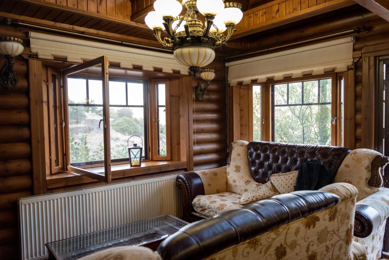 *2 Bdr Log House /Mountains/Queen Bed/Fireplace Gourri Exterior photo